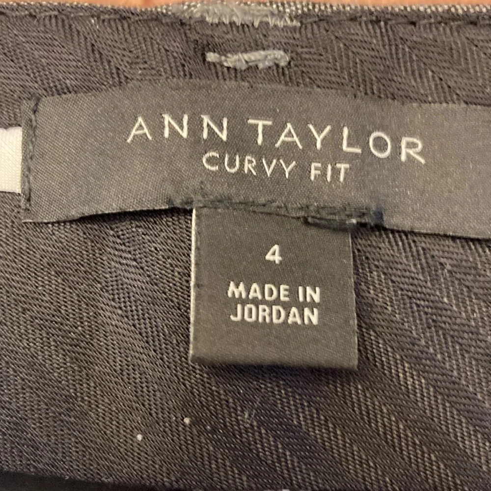 Ann Taylor trousers, curvy fit, size 4 - Picture 4 of 6